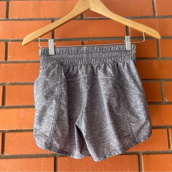 LULULEMON Women's Gray Track That 4" Shorts Size 4 - Picture 4 of 4